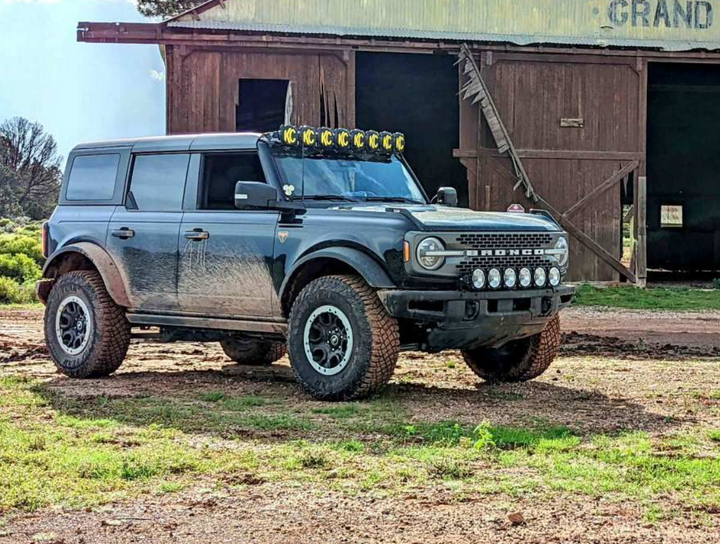 KC Hilites Gravity® LED Pro6 - 39" Light Bar Kit - for 21+ Ford Bronco Front Bumper