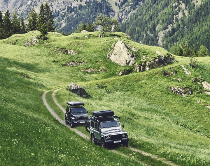 Thule Basin Wedge hard-shell rooftop tent