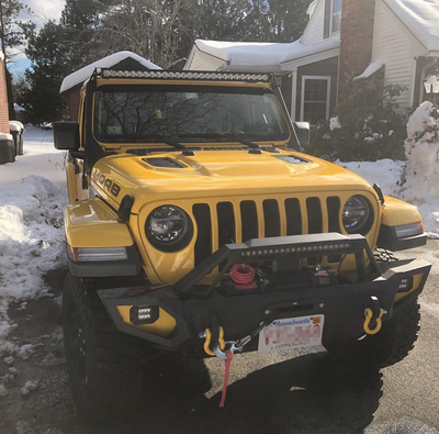 Quadratec J5 LED Light Bar with Windshield Mounting Brackets for 18-23 Jeep Wrangler JL & Gladiator JT